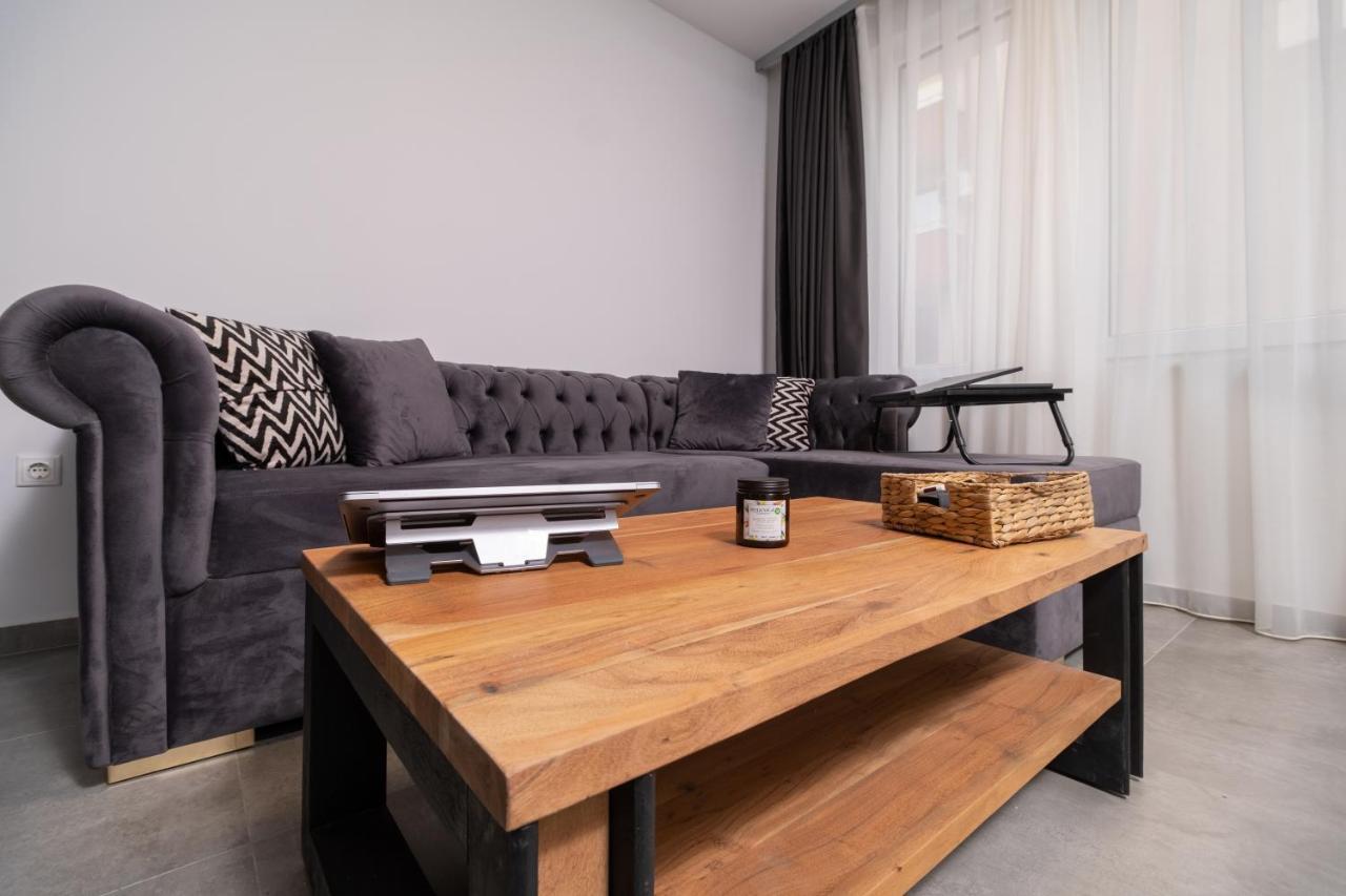 Chic 1Br Apartment With Balcony In Plovdiv Ngoại thất bức ảnh