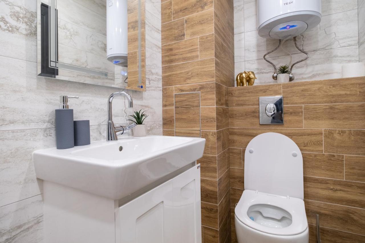 Chic 1Br Apartment With Balcony In Plovdiv Ngoại thất bức ảnh