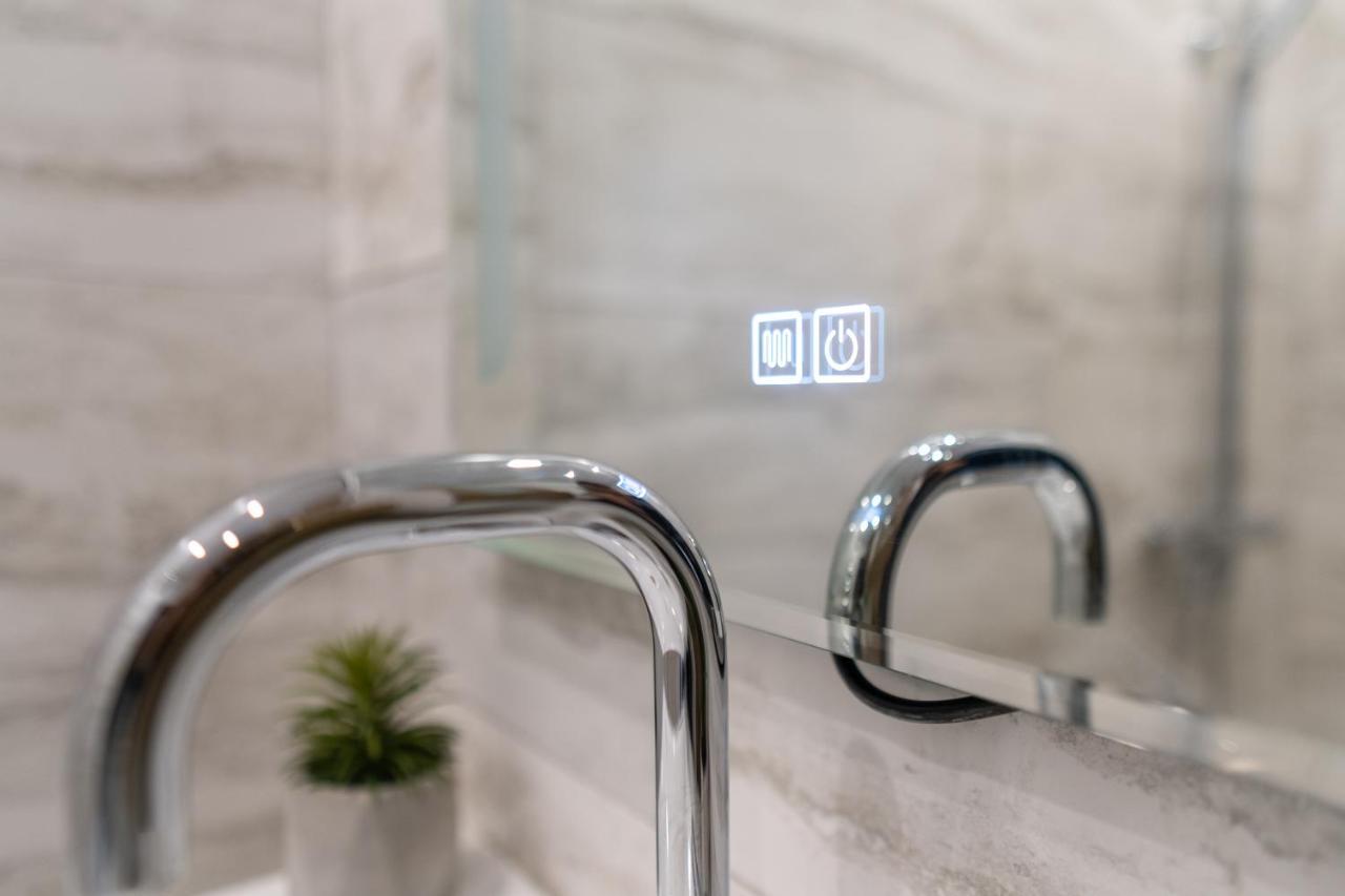 Chic 1Br Apartment With Balcony In Plovdiv Ngoại thất bức ảnh