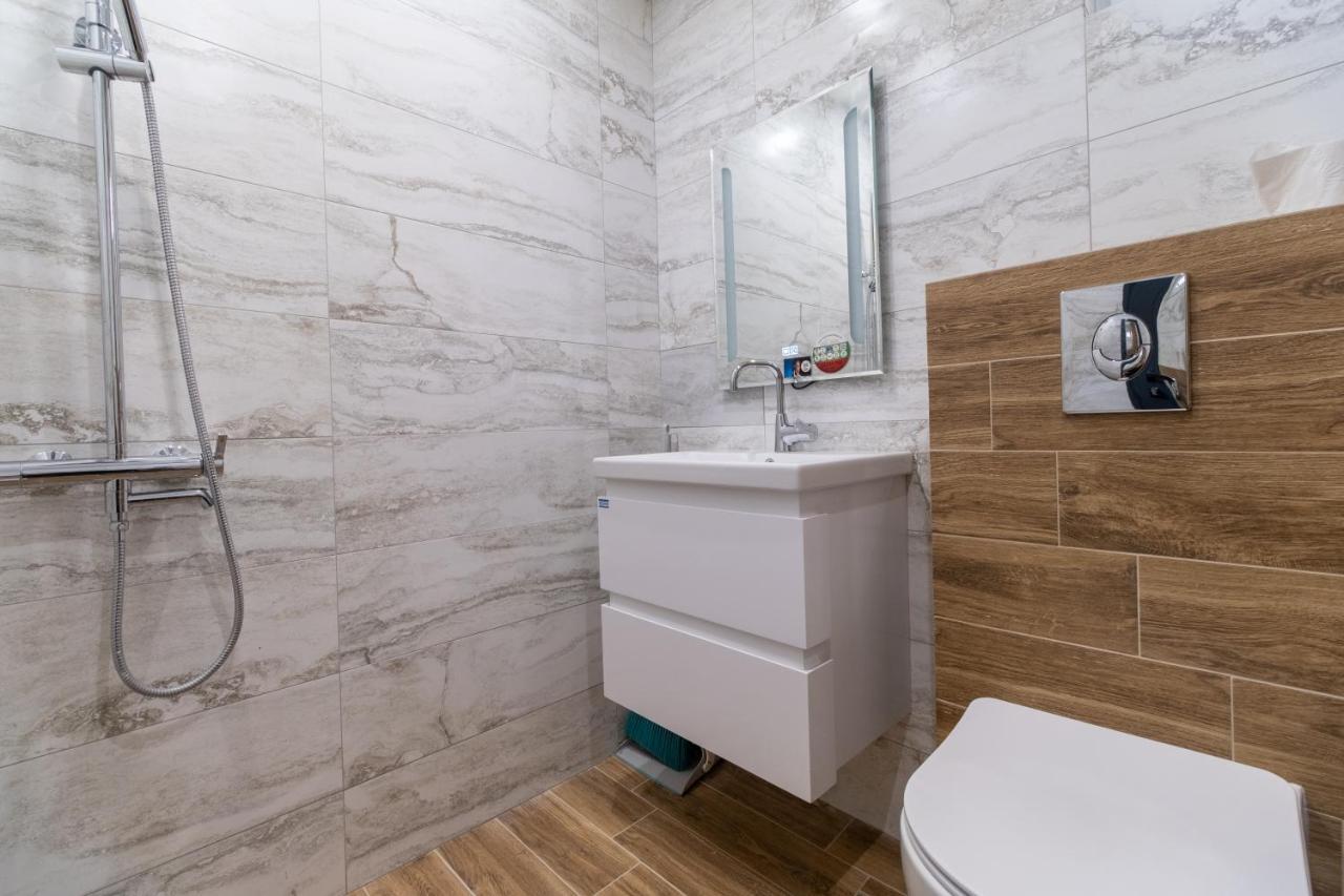 Chic 1Br Apartment With Balcony In Plovdiv Ngoại thất bức ảnh