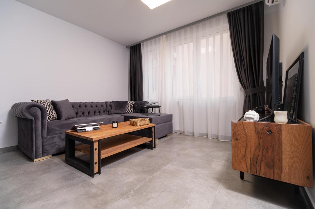 Chic 1Br Apartment With Balcony In Plovdiv Ngoại thất bức ảnh
