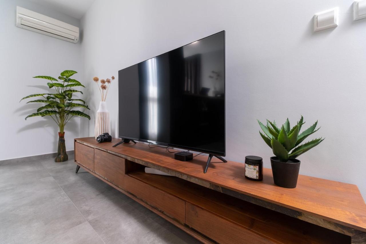 Chic 1Br Apartment With Balcony In Plovdiv Ngoại thất bức ảnh