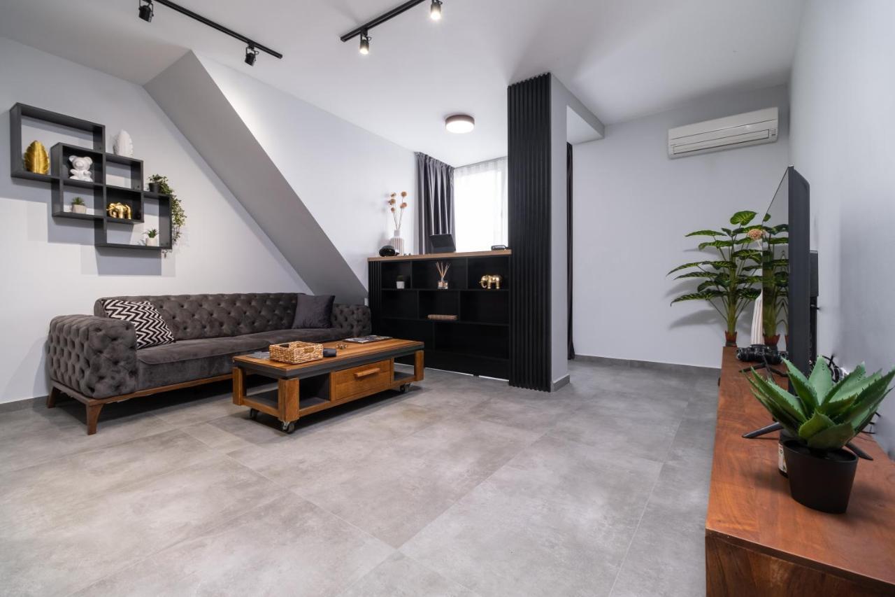 Chic 1Br Apartment With Balcony In Plovdiv Ngoại thất bức ảnh