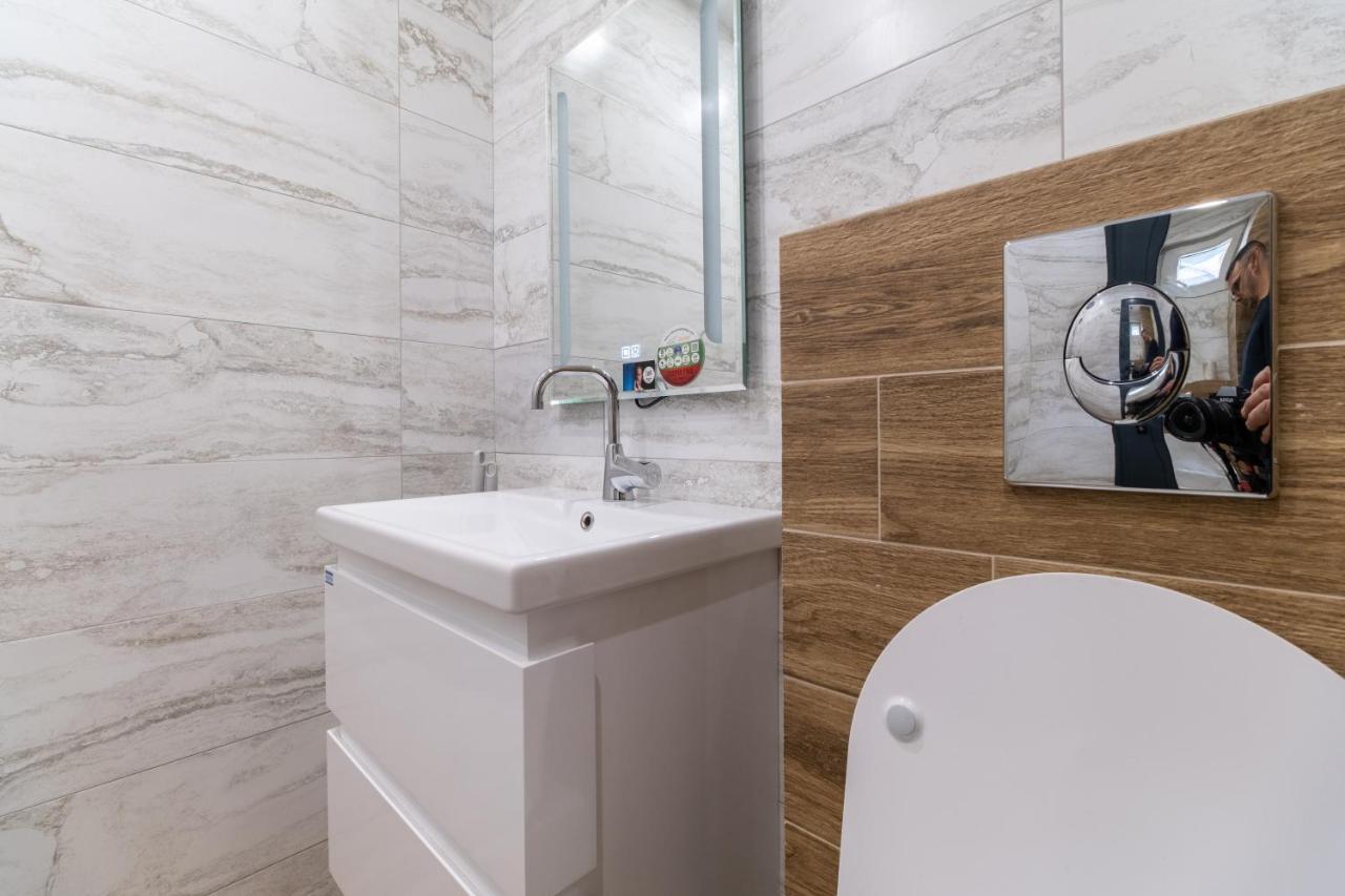 Chic 1Br Apartment With Balcony In Plovdiv Ngoại thất bức ảnh